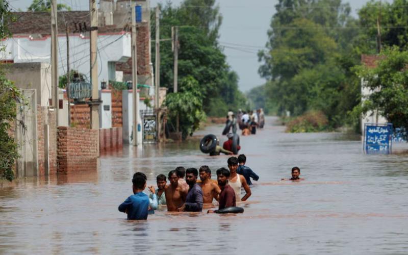 Floods wreak havoc in Pakistan, 44 lakh people affected, 97 people have died Pakistan news hindi News khabargali 