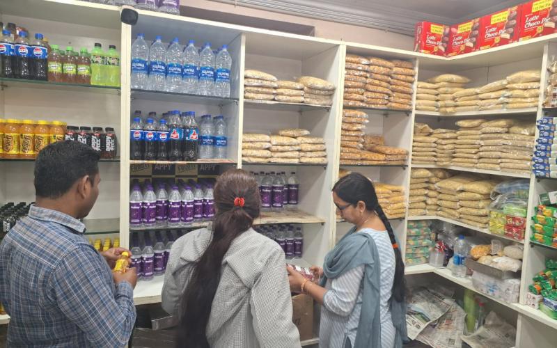 Action by Food and Drug Department, raids in 77 medical stores, irregularities found in 13 hindi News big news latest News khabargali 
