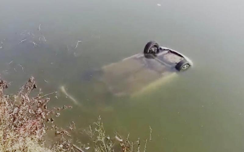 Five people died tragically when their car fell into a canal while returning from a wedding, with the gate locked. Hindi latest News big News khabargali 