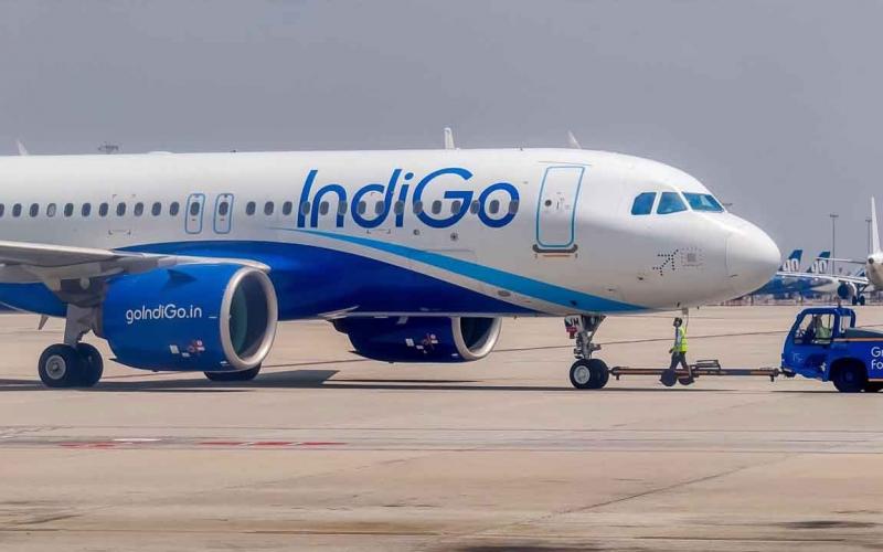 Indigo Airlines suffers technical glitch, Mumbai-Ahmedabad, Bengaluru and Delhi flights affected, 1000 passengers stranded hindi News latest News khabargali 