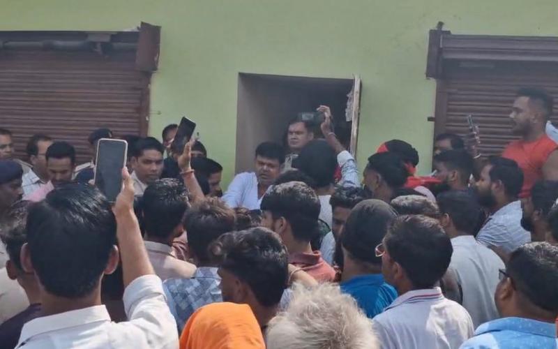 Chaos over religious conversion in Chhattisgarh, violent clash between two groups, situation out of control hindi news latest News khabargali 