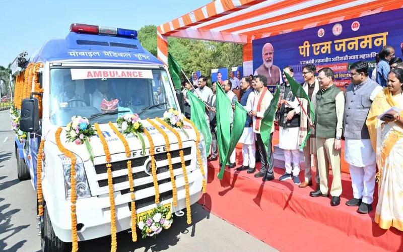 मुख्यमंत्री साय ने 57 मोबाइल मेडिकल यूनिट वाहनों को दिखाई हरी झंडी, छत्तीसगढ़ के 18 जिलों के 2100 से अधिक गाँवों और बसाहटों तक पहुँचाई जाएंगी नियमित स्वास्थ्य सेवाएँ खबरगली  Chief Minister Sai flagged off 57 mobile medical unit vehicles, regular health services will be provided to more than 2100 villages and settlements in 18 districts of Chhattisgarh cg news hindi news latest khabargali 