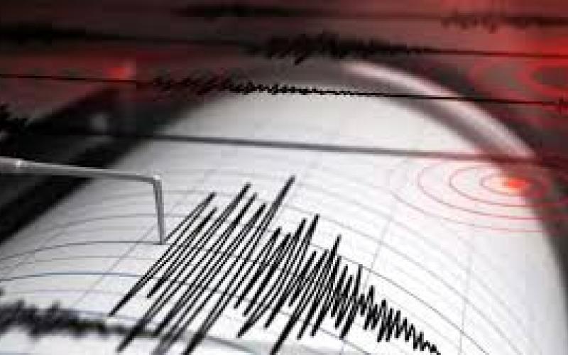 Earthquake of 2.8 magnitude jolts Delhi-NCR, spooks people