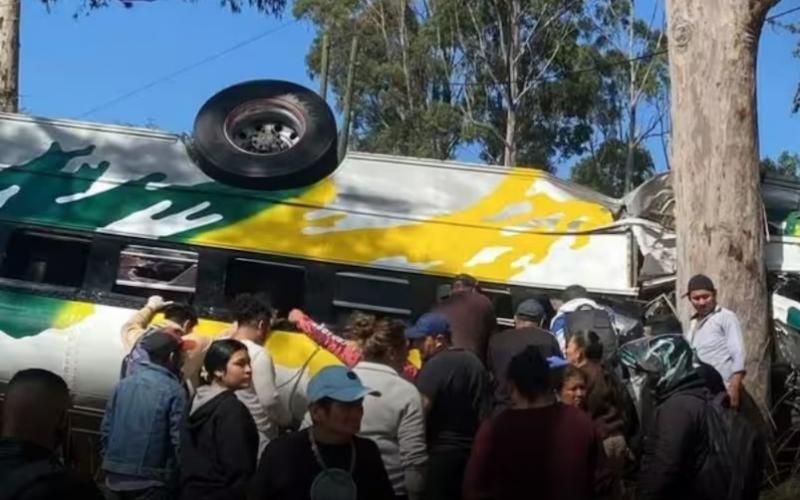 दक्षिणी ब्राजील में दर्दनाक हादसा, बस–ट्रक की टक्कर, 11 की मौत खबरगली Bus-truck collision in southern Brazil kills 11 hindi news latest news khabargali 