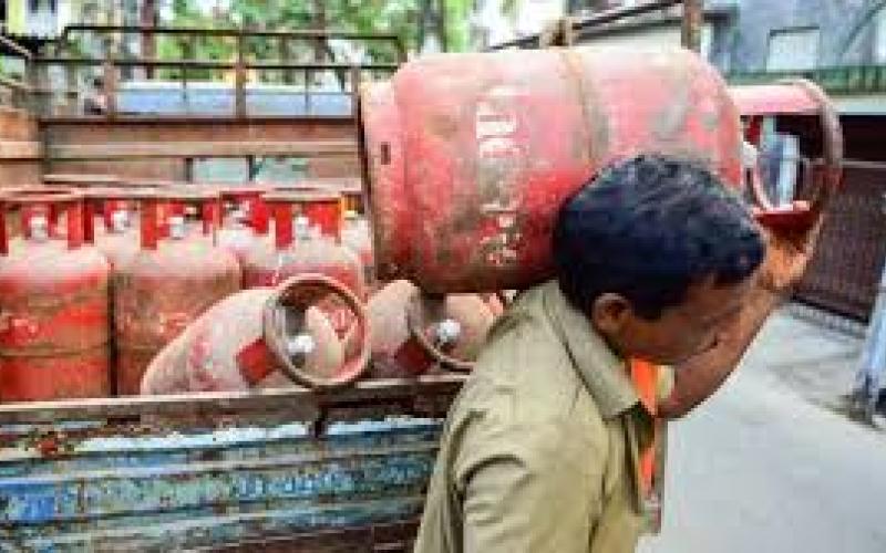 Inflation hits in the new year, domestic gas cylinder price hiked by Rs 11