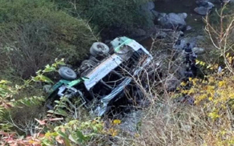 देहरादून में यात्री बस खाई में गिरी, तीन लोगों की मौत, कई लोग गंभीर रूप से घायल खबरगली Passenger bus falls into ditch in Dehradun, three dead, several seriously injured hindi news latest news khabargali