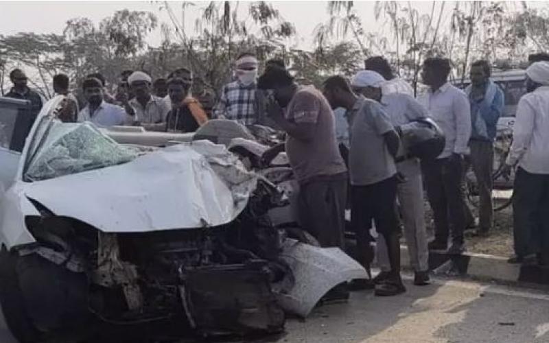 तेज रफ्तार ट्रक ने कार को मारी ठोकर,  4 CRPF जवानों की मौत खबरगली 4 CRPF jawans killed as speeding truck hits car hindi news latest news khabargali 