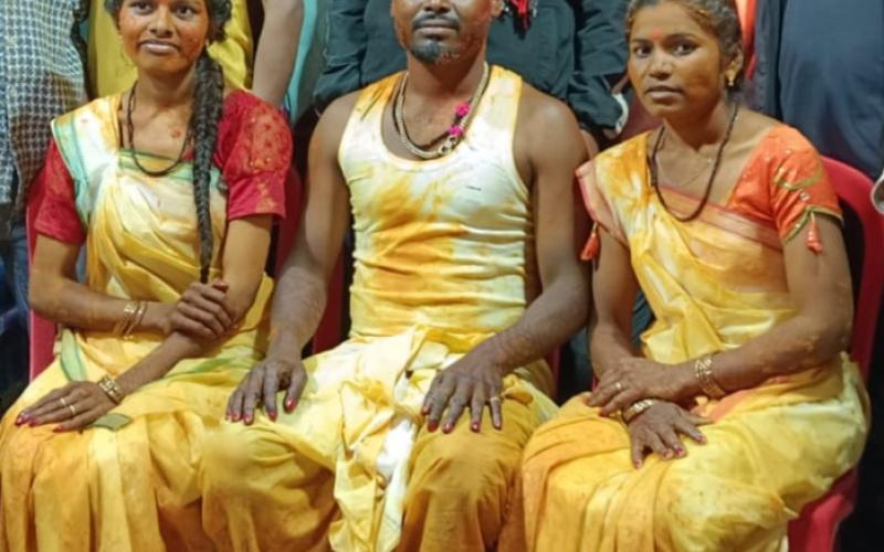  A strange wedding took place in Chhattisgarh, with one mandap, two brides and one groom, leaving people astonished. Hindi News latest news khabargali 