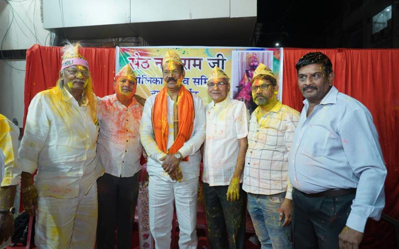 The sounds of Phaag echoed in Sadar Bazaar: A flood of traders gathered at the Holi Milan of Sarafa Association, Seth Nathuram Holika Utsav Samiti, Raipur, Chhattisgarh, Khabargali