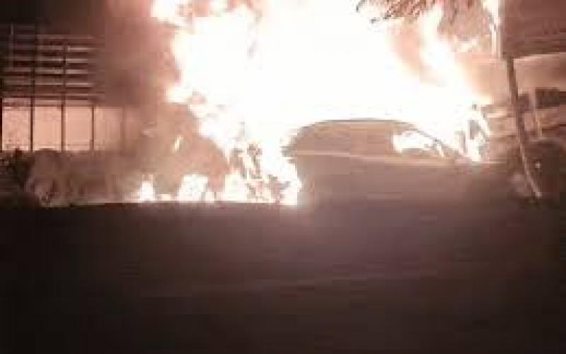  A moving car caught fire, killing father and son. hindi news mp news khabargali 