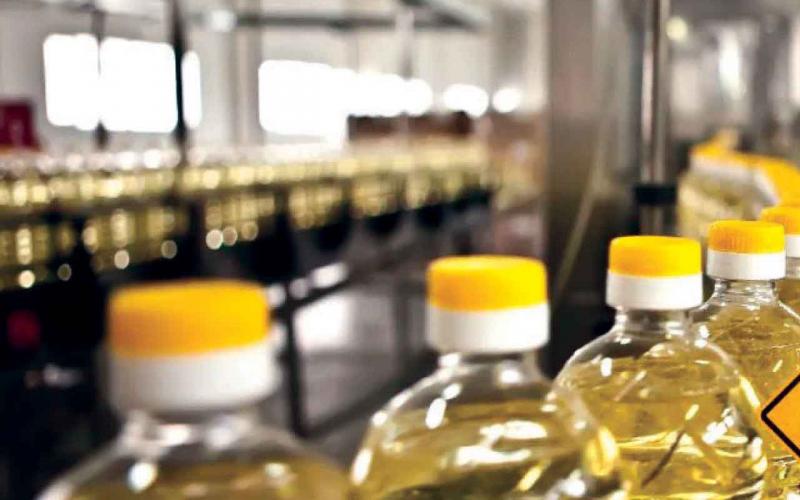 Edible oil prices rise by up to ₹300 per tin due to the war, and disposable oil prices also rise. Raipur chhattisgarh big news khabargali 