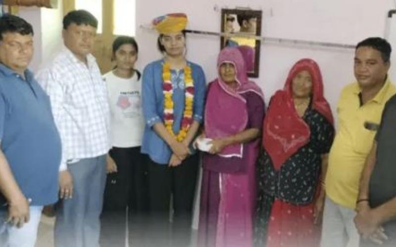 Labourer's daughter cracks UPSC, becomes IAS officer, entire village celebrates hindi news big news khabargali 