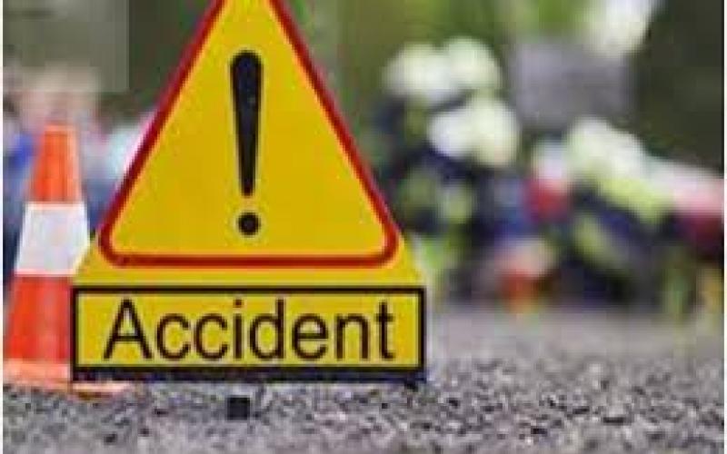 Four people, including the groom, died in three road accidents in Raigarh; a couple was killed in a collision with a trailer. hindi news raigarh news khabargali 
