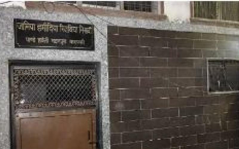 Major accident in madrasa, youth dies after lift falls, one in critical condition hindi news khabargali 