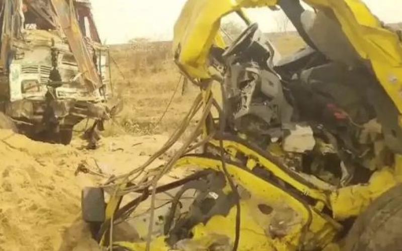 Horrific road accident in Raipur, 3 killed in collision between truck and Hiva hindi News raipur big news khabargali 