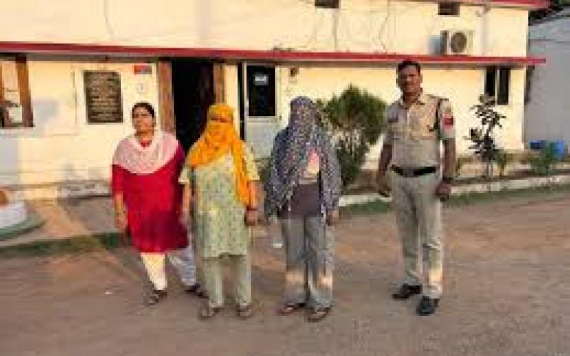 Father was murdered by his wife and two daughters for not letting him watch his mobile phone at night. chhattisgarh hindi news khabargali 