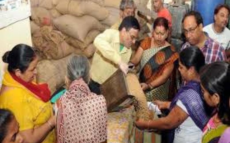Ration shops' timings changed, will remain open till 9 pm raipur chhattisgarh hindi news khabargali 
