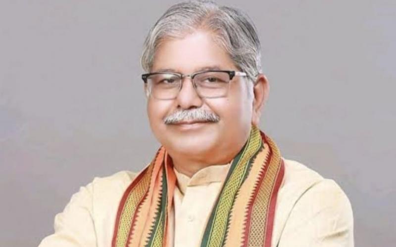 Former Assembly Speaker Dharamlal Kaushik robbed; robbers snatched his phone and fled. Hindi News latest News big News khabargali 