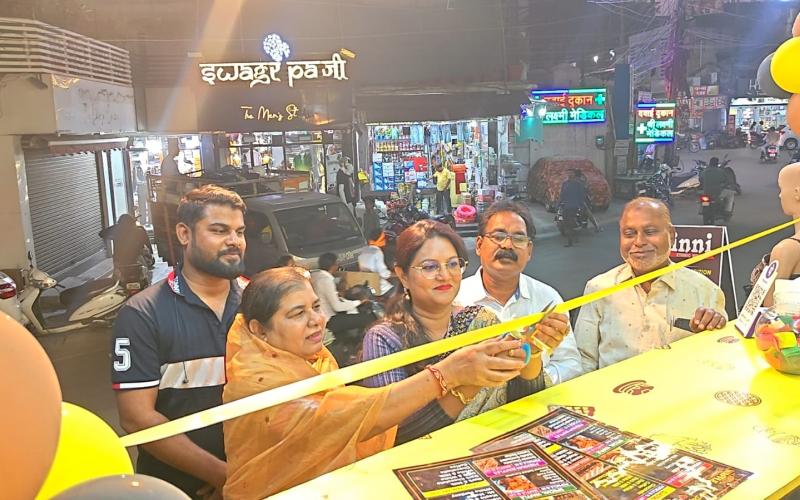 New destination for sweet lovers: Grand launch of 'WAFFLE CRAFT' at Katora Talab Netaji Chowk, Raipur, starting from ₹69, Waffle Craft, Chocolate Waffle, Chocolate Pancake, Hot Chocolate Brownie Bowl, Waffle Cake and Thick Shake, Director Mohammad Rehan, Managing Director of Vedic News Channel Syed Salma, Chhattisgarh, Khabargali