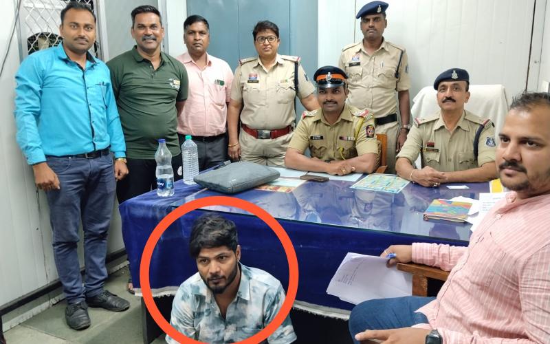 Sensational, the murderer who had escaped after chopping his friend into pieces in Mumbai was caught at Raipur station, the accused Aavish Mustafa had kidnapped his friend Aurangzeb Samiruddin and then killed him, Raipur Railway Superintendent of Police Divyang Patel, Deputy Superintendent of Police Taubias Khakha, GRP Station in-charge Sub Inspector Tulendra Verma, Chhattisgarh, Khabargali