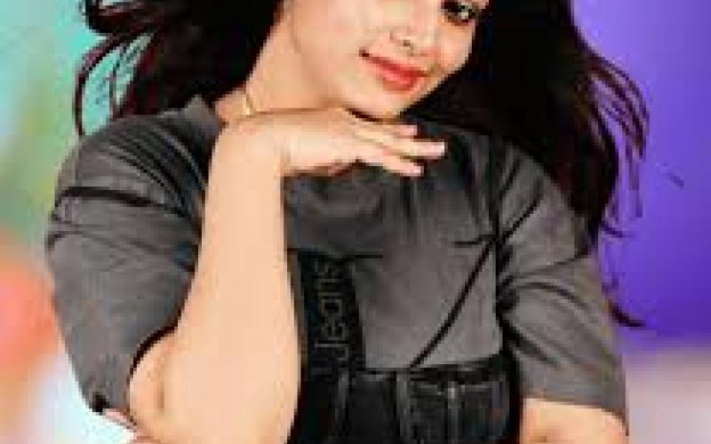 Police raid singer Aishwarya Pandit's house, find stolen goods RAipur chhattisgarh hindi news khabargali 