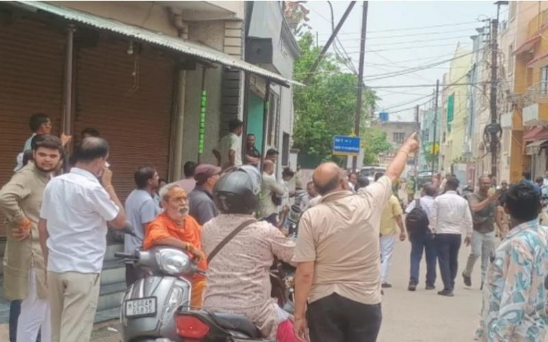 Major accident during solar panel installation in Raipur; two young men die tragically. Hindi news latest news khabargali 