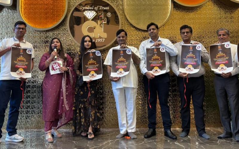 Johar Jagannath, A unique spiritual initiative dedicated to faith was grandly launched at AT Palace. The message of Lord Jagannath's chariot will reach every household; the initiative formally began with the unveiling of a poster. Tilokchand Baradia Chairman, Nitin Baradia, and Nikesh Baradia, Anopchand Tilokchand Jewellers Pvt. Ltd., AT Palace, Kotwali Chowk, Raipur, Chhattisgarh, Khabargali.