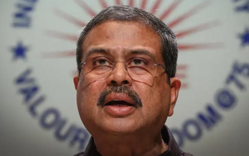 NEET battle erupts: Dharmendra Pradhan resigns, sends letter to PM Modi, stirs after Jantar Mantar's 'cockroach' statement, Khabargali 