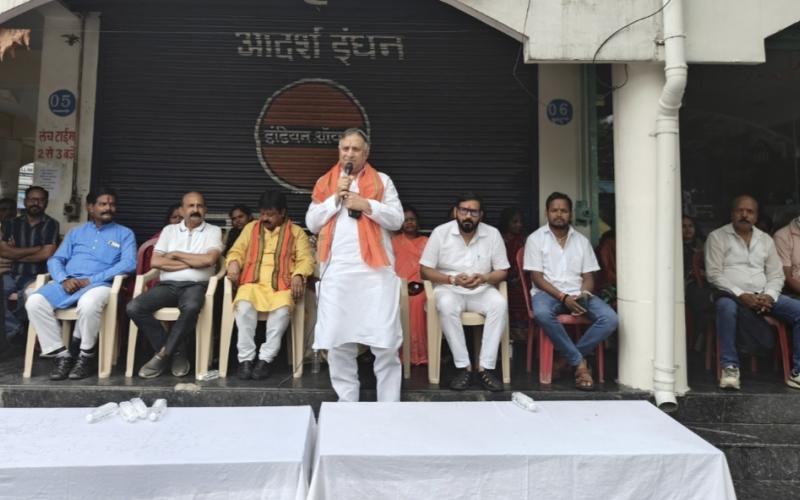 PM Modi Mann Ki Baat 136th Episode: The magic of 'Mann Ki Baat' spread in Raipur, Lokesh Kavadia and Sanjay Srivastava listened to the 136th edition with the party workers, got the mantra of self-reliance and national service from 'Mann Ki Baat': Special enthusiasm was seen in Shankar Nagar Mandal of Raipur, got the mantra of self-reliance and national service from 'Mann Ki Baat': Special enthusiasm was seen in Shankar Nagar Mandal of Raipur, Khabargali