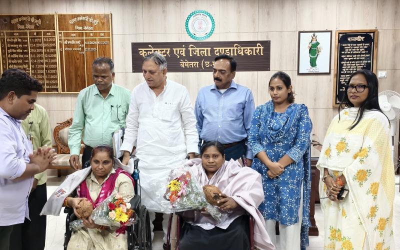 Disabled beneficiaries become self-reliant through self-employment loan scheme, successful business is changing lives, Chhattisgarh Disabled Finance and Development Corporation Chairman Lokesh Kavadiya, Bemetara Collector Ms. Pratibha Mamgain, Khabargali