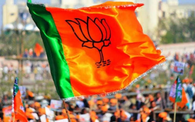 BJP District President's social media account hacked; demand made to send ₹50,000 via QR code. gariyaband hindi news latest news khabargali 