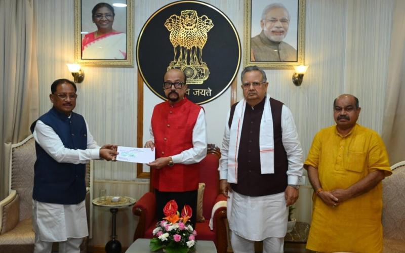 Chhattisgarh government contributes ₹5 crore for Assam flood victims; cheque handed over to the Governor. Latest News hindi News khabargali 