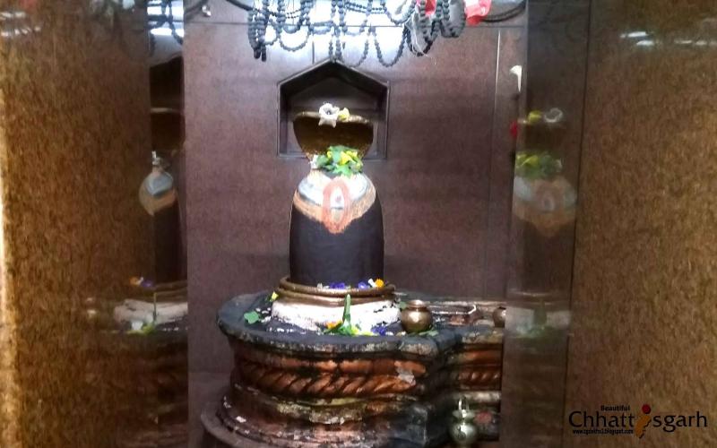 Raipur Shiv Dham Navagaon Shiv Temple 9 leaf Belpatra Places to visit near Raipur Ancient Shiv Temple Chhattisgarh Kalchuri period Shiv Temple Sawan Shiv Temple Arang Shiv Dham Dau Agarwal family of Arang Khabargali