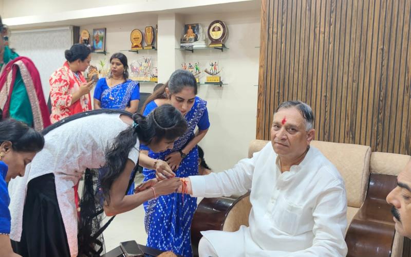 Raipur, Lokesh Kavadiya, Rakshabandhan, Disabled Finance and Development Corporation, disabled sisters, Tarini Nishad, Rajim, Chhattisgarh News, Khabargali