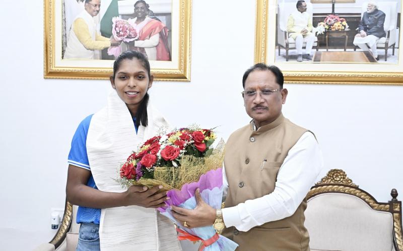 Announcement made to award ₹51 lakh to gold medalist Sanju Devi meeting held at the Chief Minister's residence latest news hindi news khabargali 