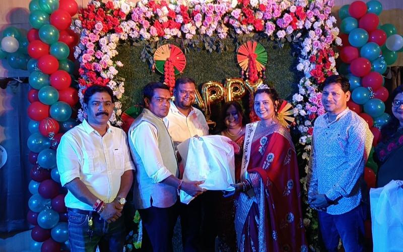 Raipur Press Club Teej Festival, Raipur Press Club painted in the colors of Teej, Laxmi Rajwade, Laxmi Verma and Bhavna Bohra increased the enthusiasm of women journalists by doing ramp walk, Teej Queen Neha Srivastava, Hariyali Queen Madhumita Pal, Ambika Mishra Hariyali Queen, Women Journalist Teej Festival, Raipur Teej Festival, Laxmi Rajwade Teej Festival Raipur Press Club News, Chhattisgarh, Khabargali
