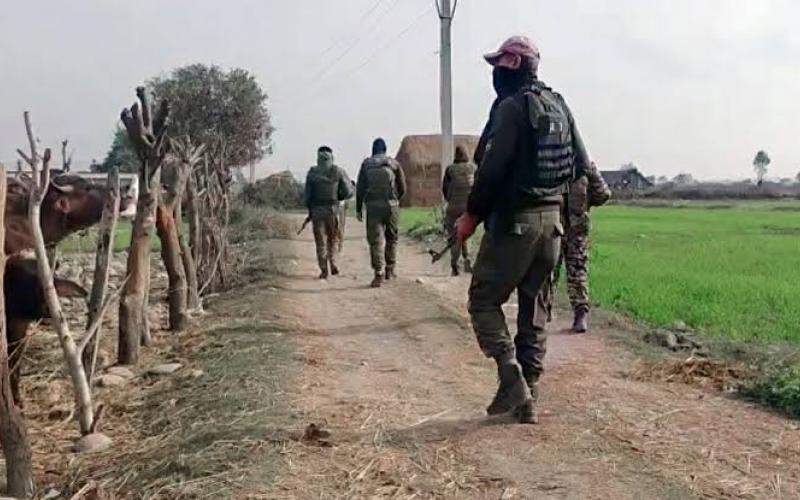  Major news from Kathua, Jammu & Kashmir: 4 CISF personnel killed in a firing incident. hindi news khabargali 