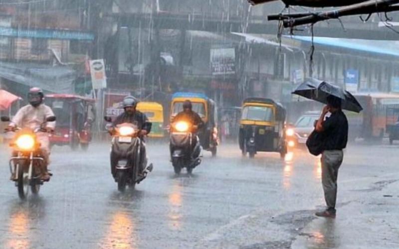 Rain is expected in 12 districts of Chhattisgarh over the next three days accompanied by winds reaching speeds of 40 km/h a warning for lightning strikes has been issued