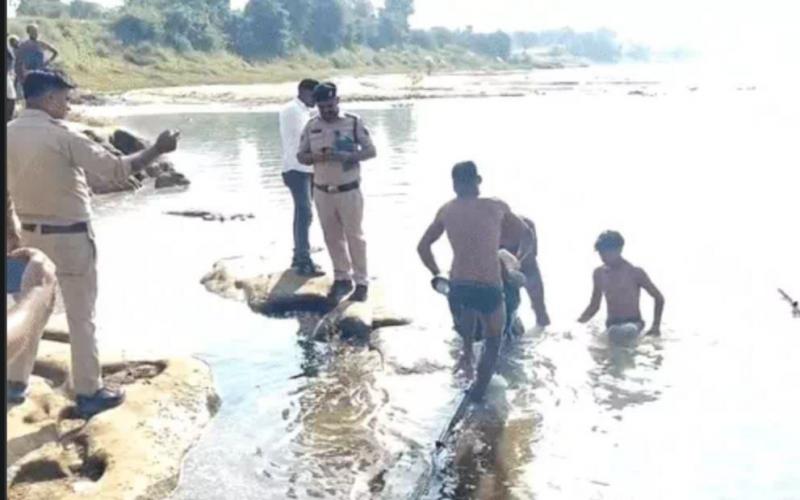 Father son  and two brothers drown while bathing; family left devastated by the tragedy hindi news latest news khabargali 