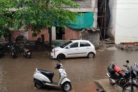 Lane no 7 KATORA talab, road, routinely flooded, SEWAGE WATER, Khabargali, Dengue, Leptospirosis, Jaundice, Rajdhani, Raipur, Ward number 57 Bhagwati Charan Ward bowl pond, street number 7, illegal construction, rain, drain,