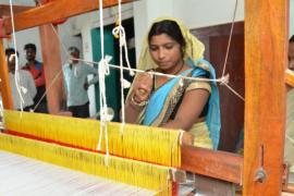 Khabragali, Innovation, Handloom, Online, Village Industries, Village Industries Minister Guru Rudrakumar, Director, Sudhakar Khalkho, Dr. Smt Maninder Kaur Dwivedi, Raipur, Chhattisgarh