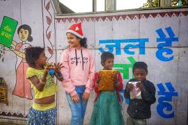 Ashita Agarwal, Santa Claus, Christmas, Kendriya Vidyalaya, poor children, needy, Raipur, Khabargali