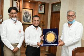 Little Master Sunil Gavaskar, Chief Minister Bhupesh Baghel Raipur, Shaheed Veer Narayan Singh International Cricket Stadium, Dipanshu Kabra, Sri Satyasai Health and Education Trust, President, C. Srinivas, Khabargali