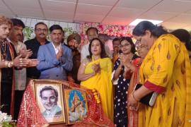 Dhun Foundation Raipur, Mukesh ji, Ajay Advani, Rajul Dave, Babulal Prajapati, Mahesh Sharma, Kanhaiya Godhwani, Gautam Das, Mukesh Gangwani, K.  Of.  Sahai, Jagdish Dubey, Naresh Kukreja and female singers in Ritu Srivastava, Asha Keolani, Monica Tiwari, Sapna Jasuja, Khabargali