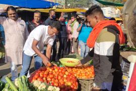 Petrol-diesel, food items, pulses, cereals, edible oil, increased prices of vegetables, wild inflation, Congress, protests, State Congress President Mohan Markam, Chandrashekhar Sukla and Unorganized Workers Congress President Alok Pandey, Khabargali