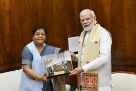 Governor Ms. Uike, Prime Minister Modi, Courtesy Visit, Fifth Schedule, PESA Law, Khabargali