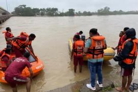 Car got into Shivnath river, river, drain in spate, rain, accident, drowned, fort, Chhattisgarh, Khabargali