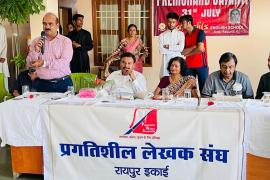 Daffodils English School, Prales, Raipur, Premchand Jayanti, story writer Urmila Shukla and senior litterateur Dr. Rakesh Tiwari, Dr.  Alok Verma, Secretary Sanjay Sham, Asha Vig, Nandkumar Kansari, Arun Kathote from IPTA, Balkrishna Iyer, Dr. Akhilesh Tripathi, Shekhar Nag, Progressive Writers Association, Raipur, Chhattisgarh, Khabargali