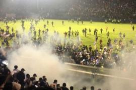 Indonesia football stadium accident, 174 people killed, football match, newsgali