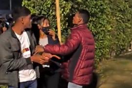 Rapper King, live concert, Gaurav Garden located on VIP Road, outrage, ruckus, broke tables and chairs, threw shoes and bottles on stage, situation worsened, bouncers started baton, Raipur, Chhattisgarh, Khabargali